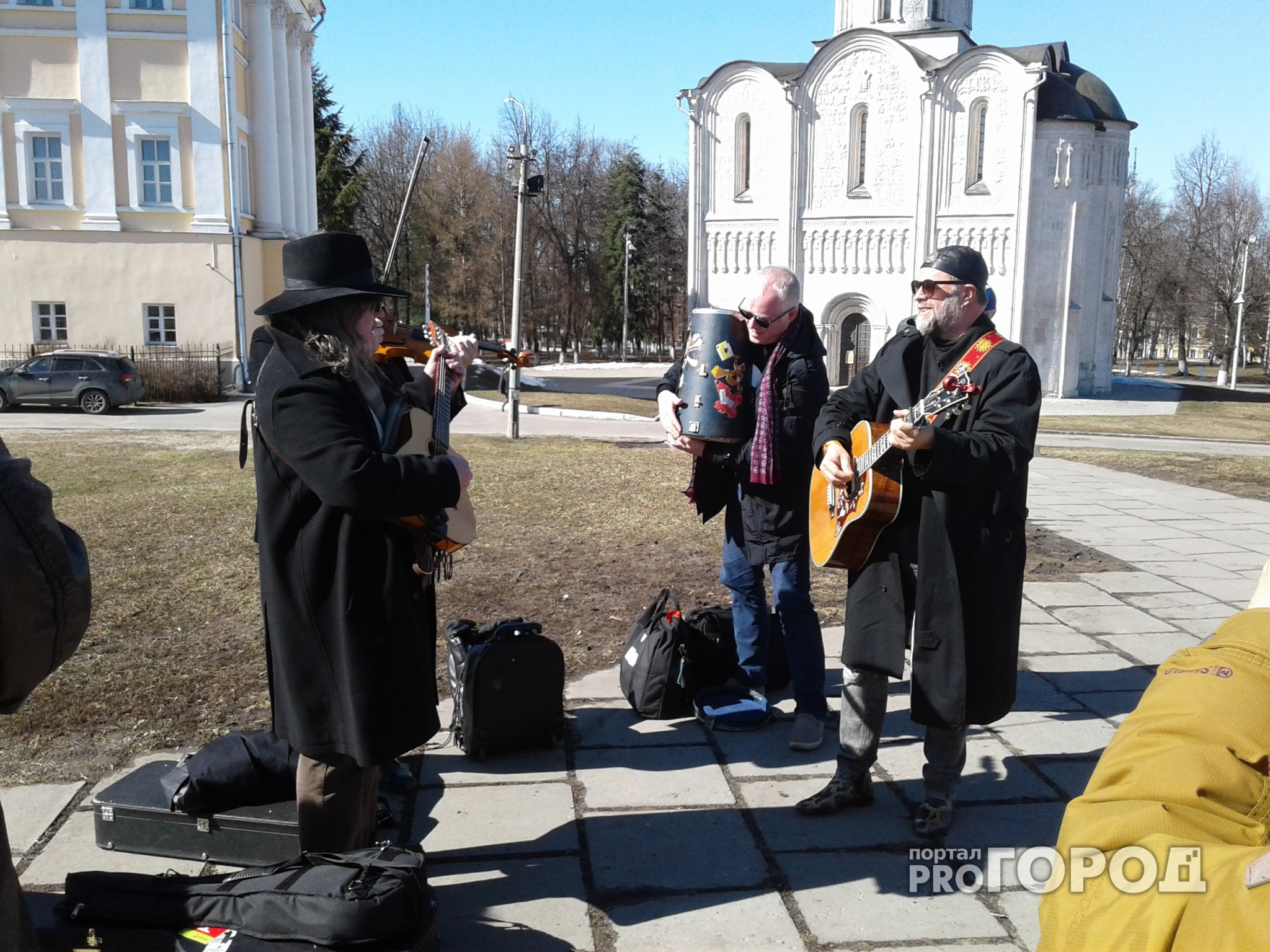 Рок-легенда дал бесплатный концерт для всех желающих в самом центре Владимира