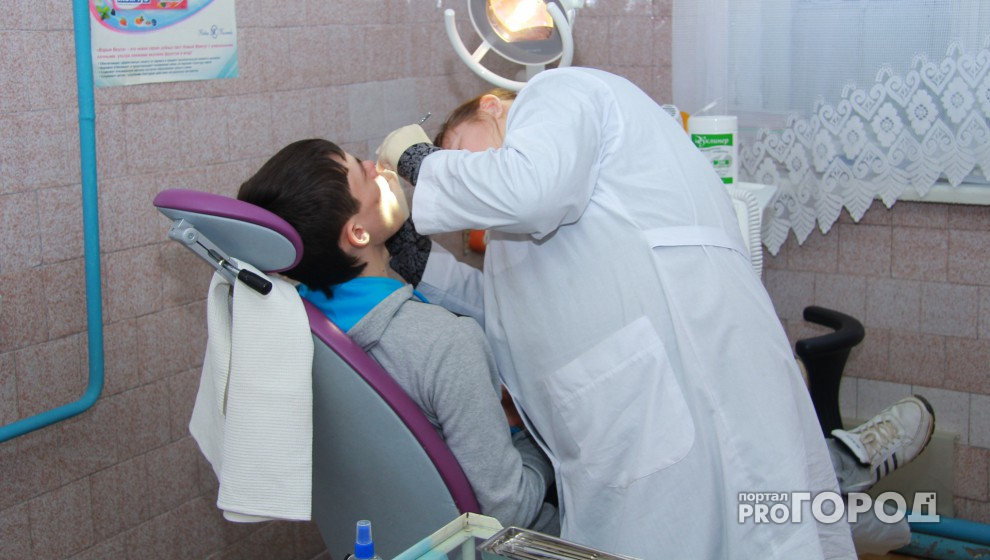 Новости России: завели дело на стоматолога, вырвавшую 22 здоровых зуба