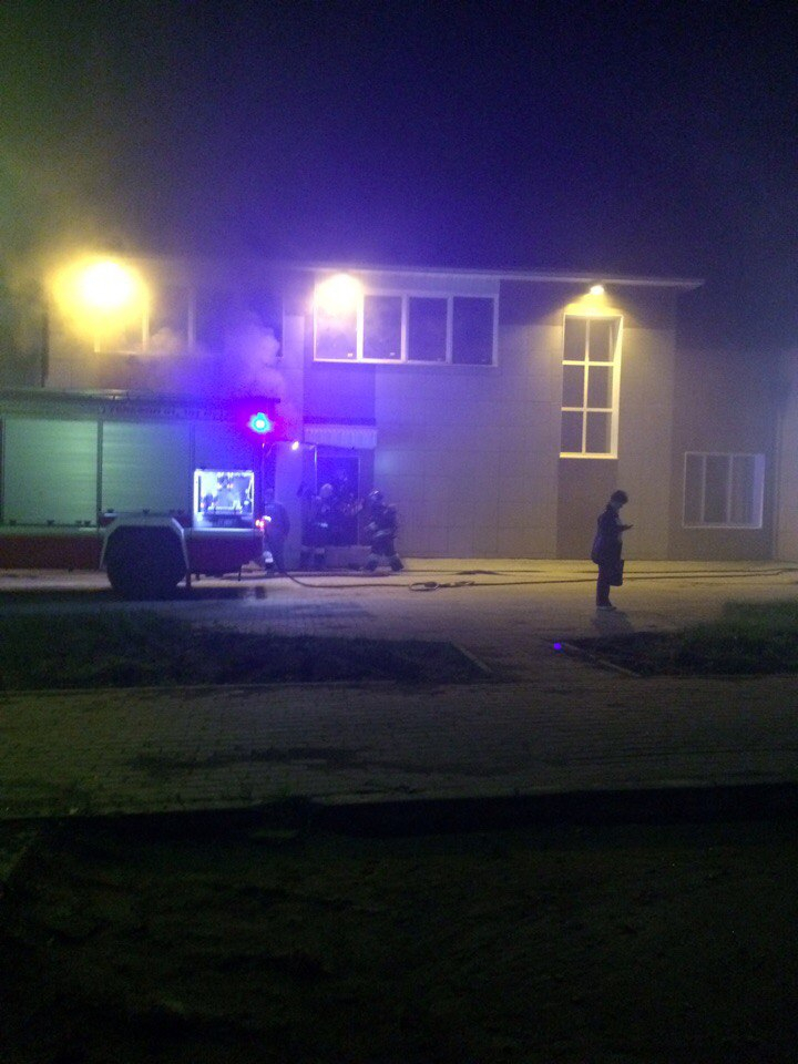 Ночной пожар в Красносельских банях: люди выбегали с криками "Горим!"