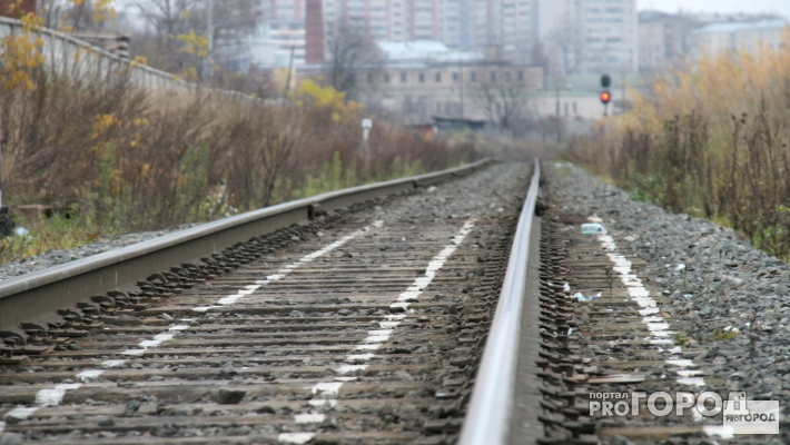 Новости России: Девушка получила удар током, делая селфи на крыше поезда