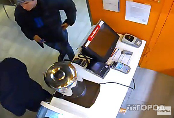 Посетитель украл из офиса в центре Владимира 400 тысяч рублей