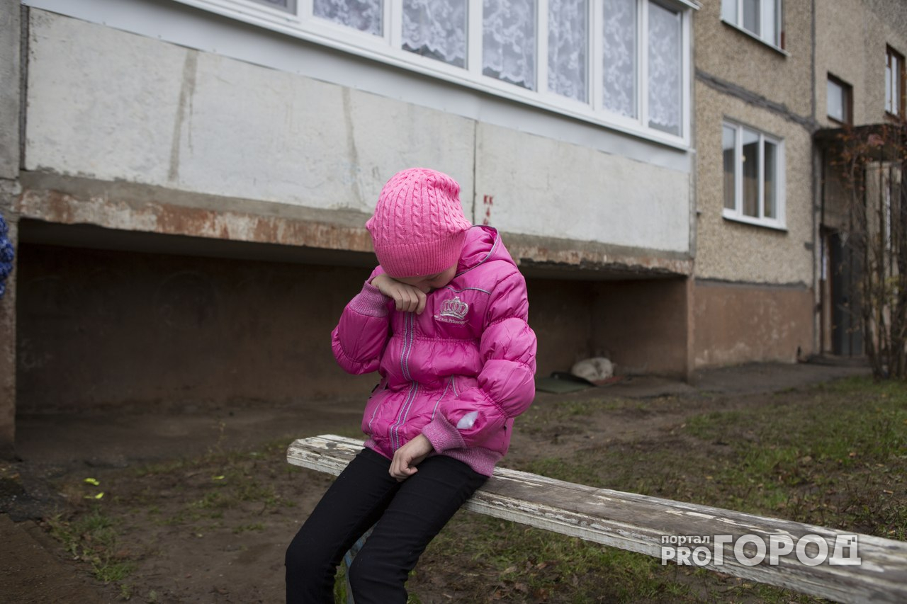 Новости России: семилетняя девочка ранила ножом убийцу матери