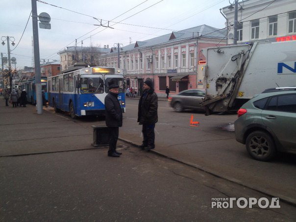 В центре Владимира троллейбус сбил 14-летнюю девочку