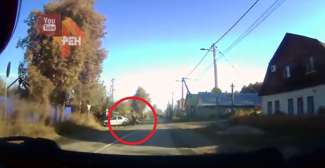 Момент фееричного "кульбита" мотоциклиста во время ДТП в Коврове попал на видео