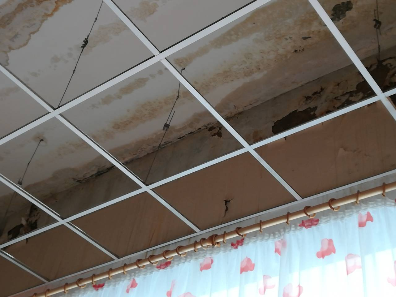 "Крыша течет неделю": во владимирском детсаду очередной "потоп"