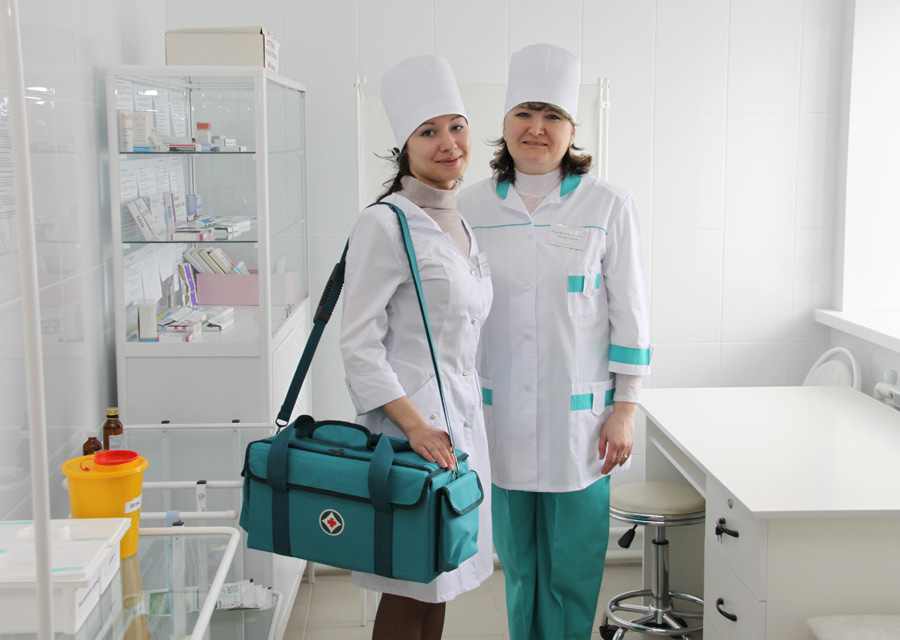 15 сельских медиков поощрили за работу путевками в Крым