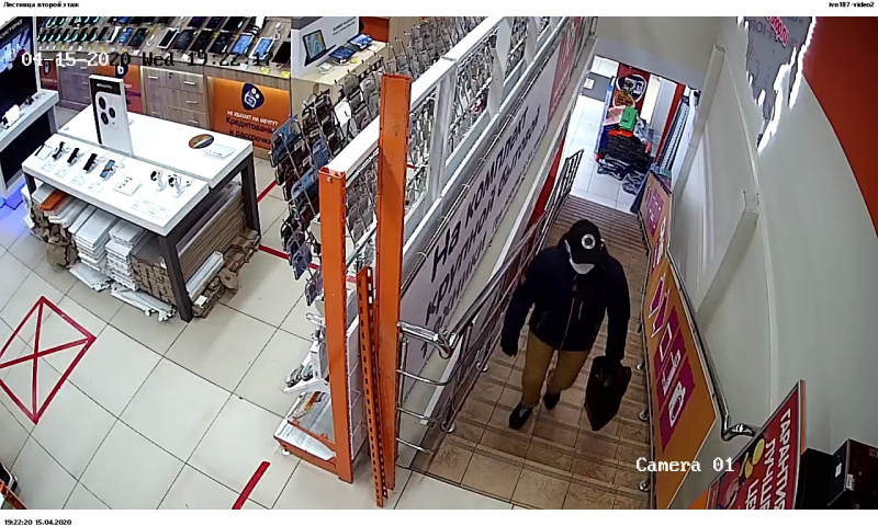 В Муроме парни в медицинских масках дерзко ограбили магазин