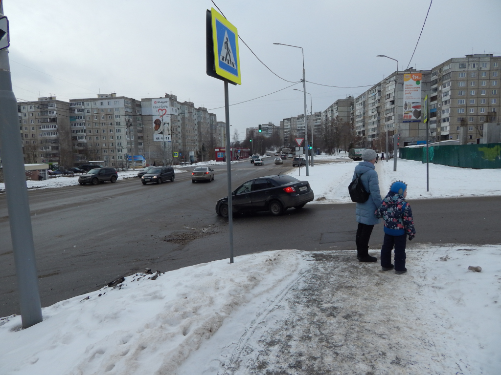 Машины пробили бамперами дыру в асфальте на Дуброве | 05.02.2020 | Владимир  - БезФормата