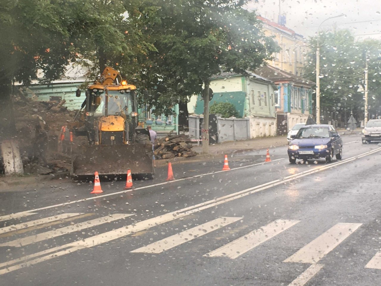 В историческом центре Владимира сносят столетний дом | 09.08.2022 | Владимир  - БезФормата