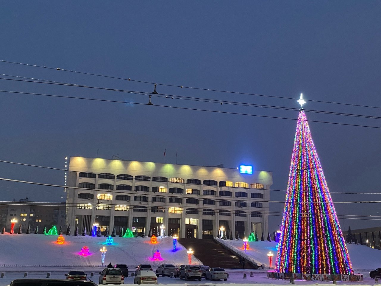 Новые и обновлённые: главные ёлки Владимира в фоторепортаже 