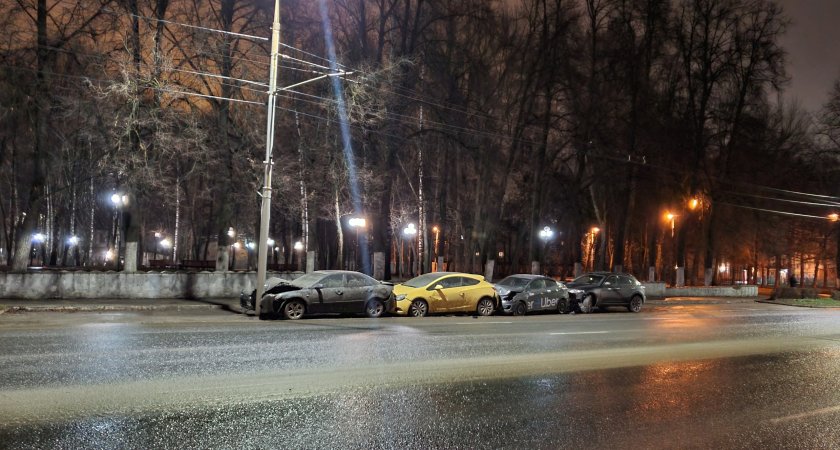 Массовое ДТП во Владимире: иномарка протаранила три автомобиля