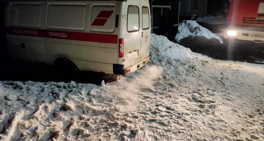 Во Владимирской области 2-ая карета скорой помощи попала в "снежный плен" за сутки