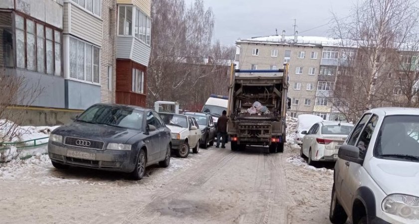 Владимирским автохамам плевать на медиков скорой помощи и мусорщиков