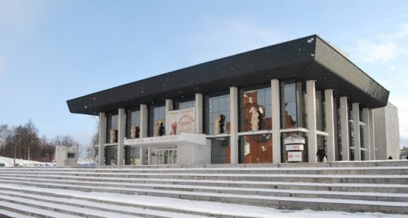 Здание сгоревшего драмтеатра во Владимире отремонтируют крымчане