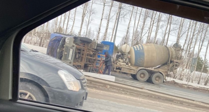 Во Владимире на Пекинке перевернулась "ГАЗель"