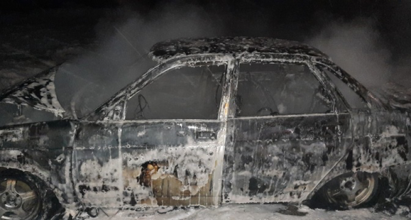 Из-за несвоевременного сообщения о пожаре в Гусь-Хрустальном сгорел автомобиль