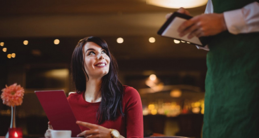 Посещать кафе и рестораны во Владимирской области рекомендовали только по QR-кодам