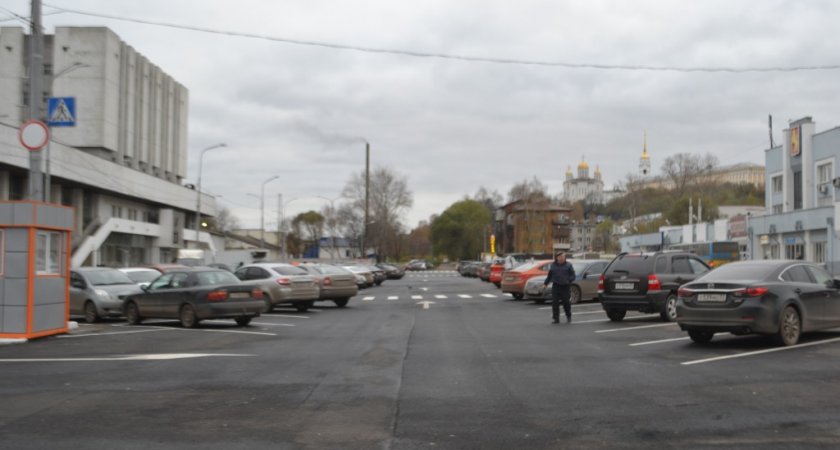 Из-за коронавируса парковка на Вокзальной площади во Владимире стала бесплатной