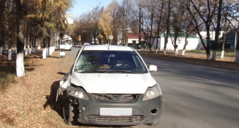 19-летний водитель сбил двух школьниц на пешеходном переходе в Коврове