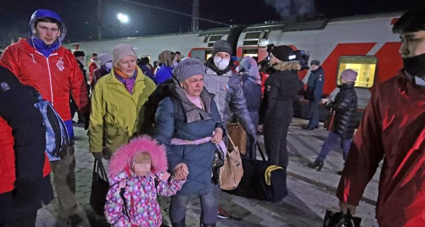 Во Владимир прибыла еще одна большая группа беженцев, многие из Мариуполя