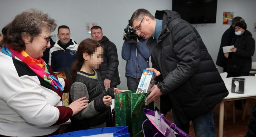 Уже в понедельник детей с Донбасса будут устраивать в детские учреждения