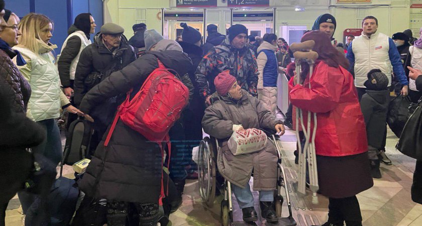 Сегодня поздно ночью во Владимире встретили еще один поезд с беженцами из Мариуполя