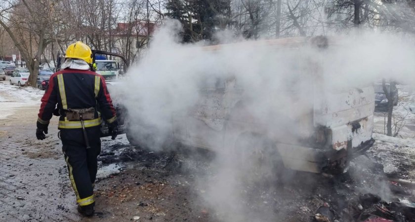 Владимирец едва не сгорел заживо в машине