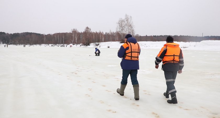 В Камешковском районе спасатели спугнули 200 любителей подлёдной рыбалки