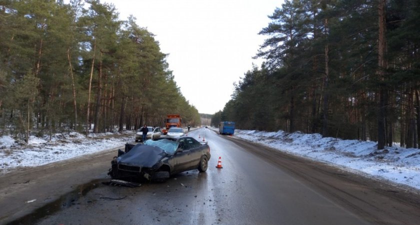 Страшная авария возле Улыбышево: столкнулись легковушка и автобус с пассажирами
