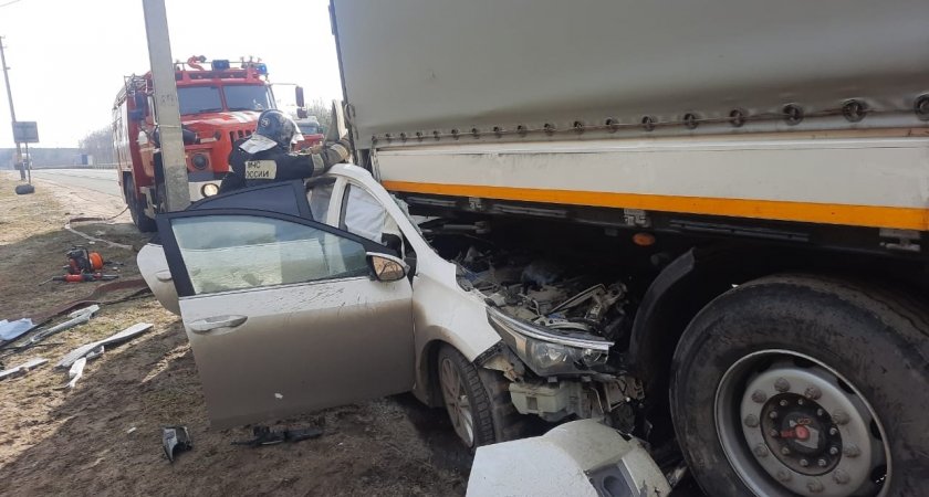 Авария в Судогодском районе: легковушка в смятку, водитель жив