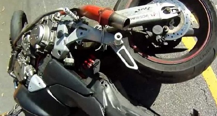 ДТП в Киржачском районе: мотоциклист опрокинулся на дороге