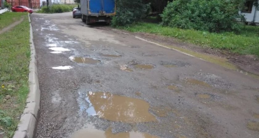 В Пиганово отремонтируют разбитую дорогу до медцентра