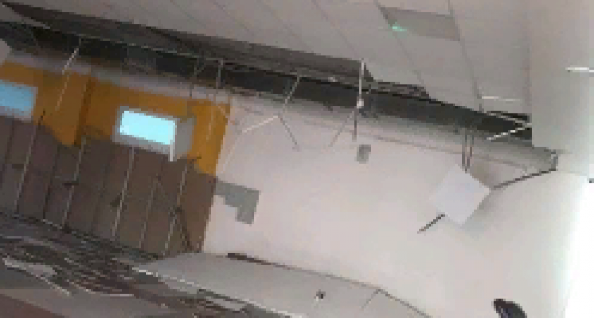 Во владимирской школе обвалился потолок