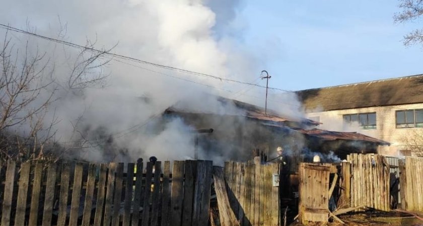 В Камешковском районе крупный пожар уничтожил несколько квартир