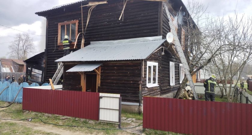 Крупный пожар в Гусь-Хрустальном районе уничтожил пару квартир