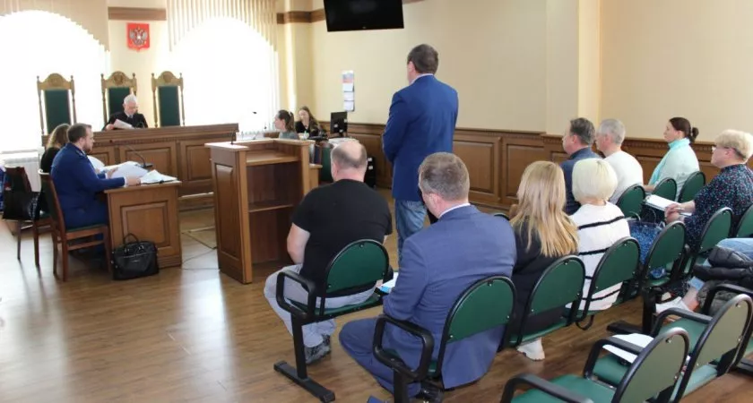 Фото к статье: Жители поселка Сокол отбились от соседства с кладбищем