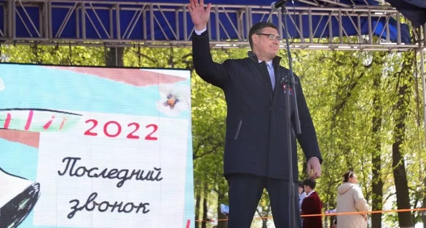 Фото к статье: Александр Авдеев назвал выпускные экзамены напастью