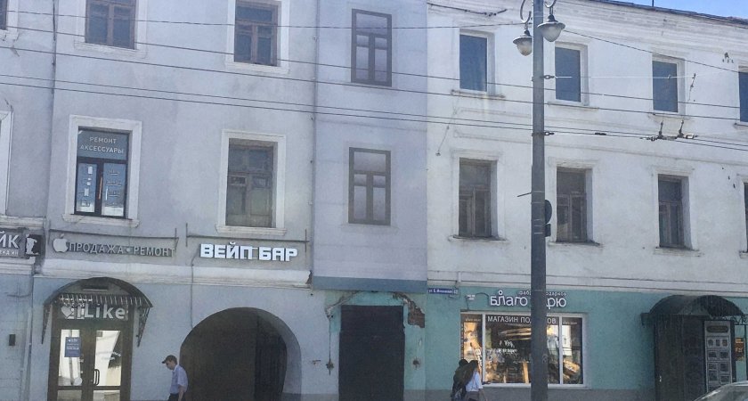 Разрушающийся дом на Большой Московской обещают отреставрировать