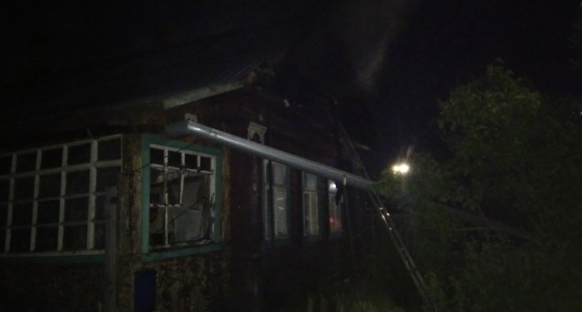 10 пожарных тушили жилой дом в Юрьев-Польском