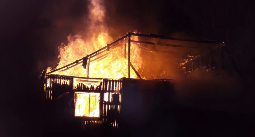 В Петушинском районе из-за несвоевременного звонка сгорел жилой дом