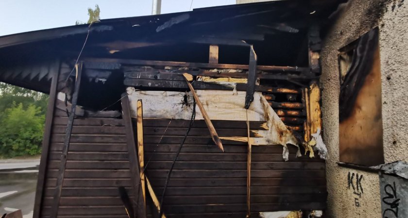 В Юрьевце сгорел торговый ларек с шаурмой
