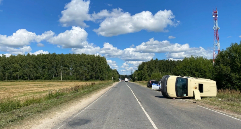 Во Владимирской области перевернулся автомобиль инкассаторов