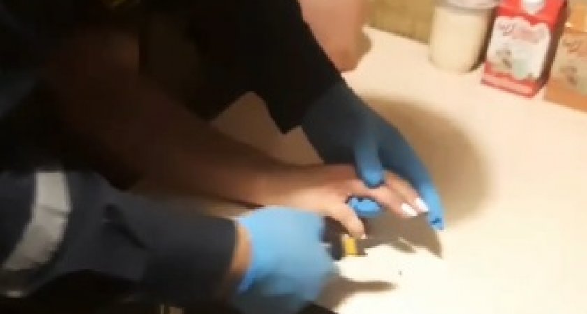 Ковровчанка вызвала спасателей, чтобы снять кольцо с пальца
