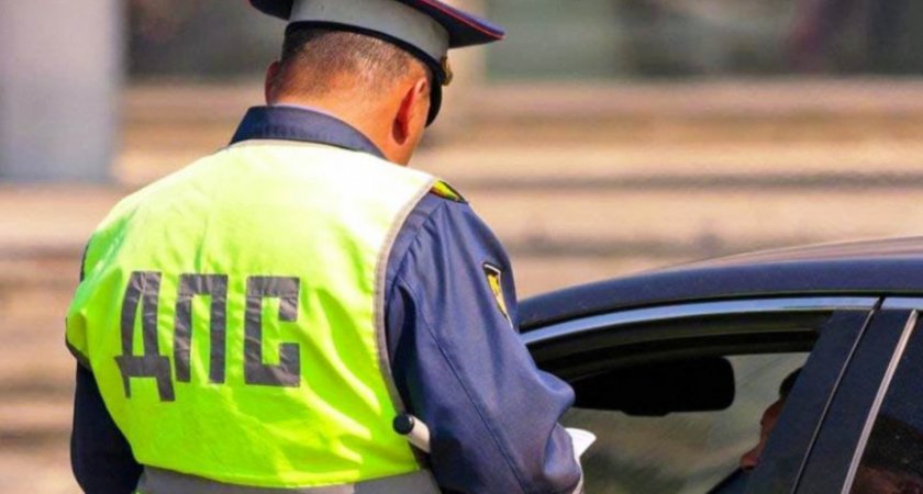 В Киржаче мужчина с липовыми правами не поставил машину на ручник и устроил ДТП