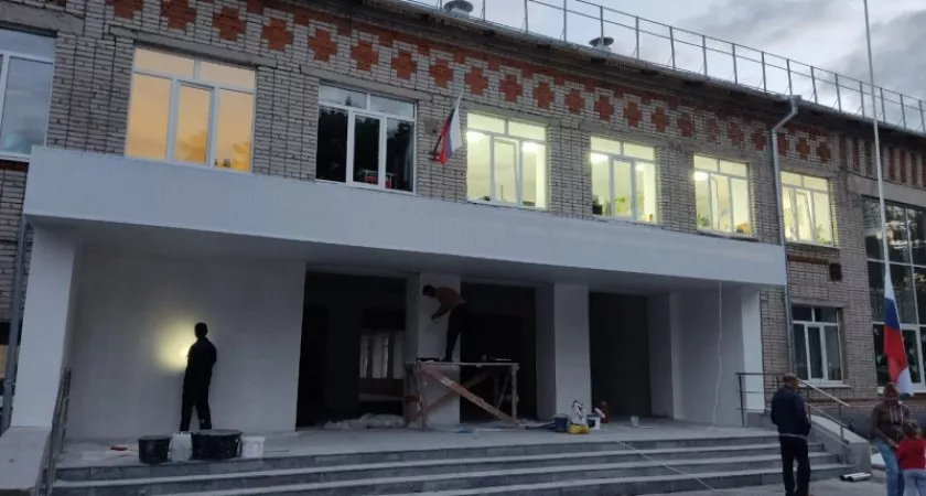 Фото к статье: В Петушинском районе капремонт Вольгинского лицея сдвинул учебные занятия на неделю позже