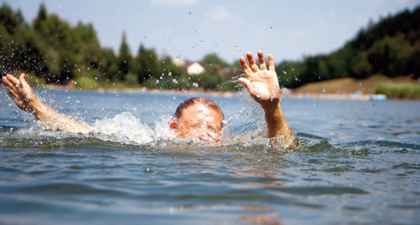 Во Владимире на озере обнаружили труп мужчины