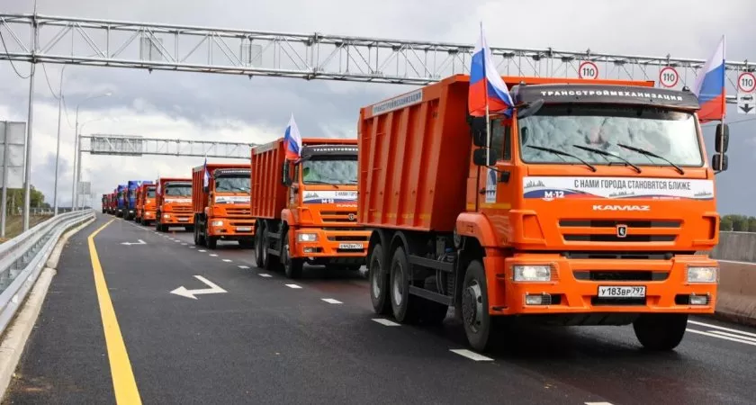 Фото к статье: Президент Владимир Путин дал старт автомобильному движению на магистрали М-12