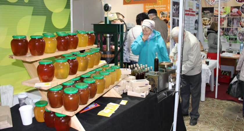 От удобрений до солений: во Владимире открылась ярмарка продуктов питания и саженцев
