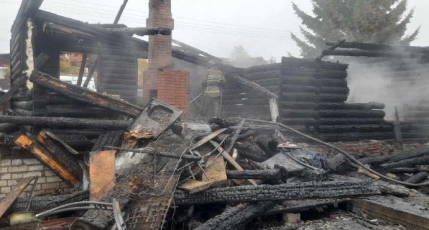 В Гусь-Хрустальном районе из-за несвоевременного звонка в МЧС сгорел частный жилой дом