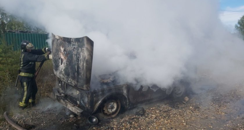 Во Владимирской области за сутки сгорело 3 автомобиля
